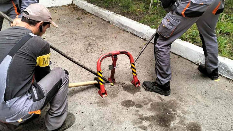 Primăria: Continuă demontările sistemelor anti-parking în Capitală