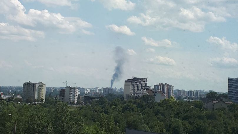 Nor negru de fum, fotografiat în Chișinău. Explicația de la IGSU