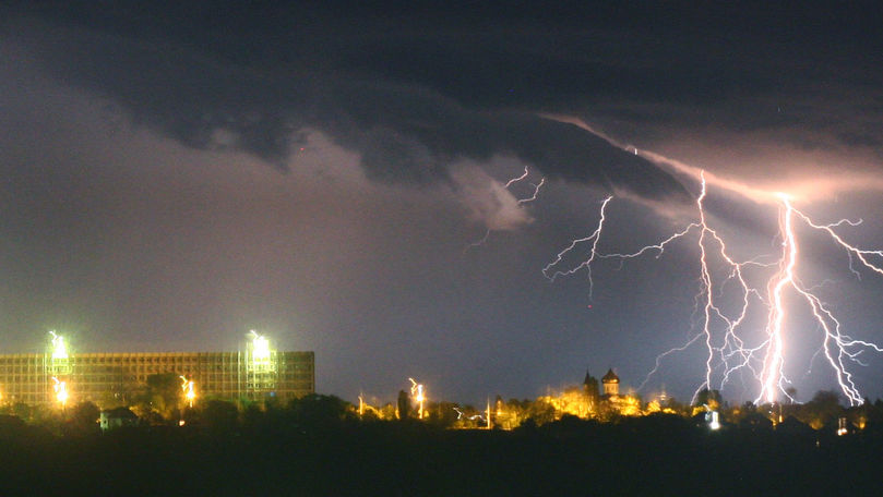 Alertă meteo: Cod Galben de ploi puternice cu fulgere. Zonele vizate