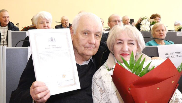 24 de cupluri din Bălți au sărbătorit nunta de aur și diamant