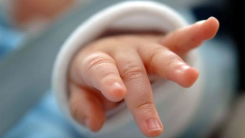 Bebeluș sufocat: Sfaturile medicilor pentru toți părinții. Primul ajutor