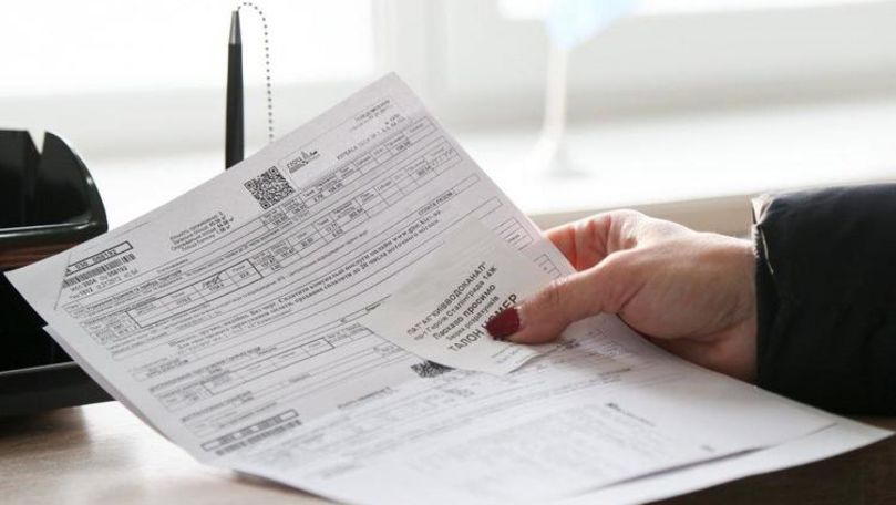 Жители Молдовы стали меньше платить банкам по счетам за квартплату и коммунальные услуги. 