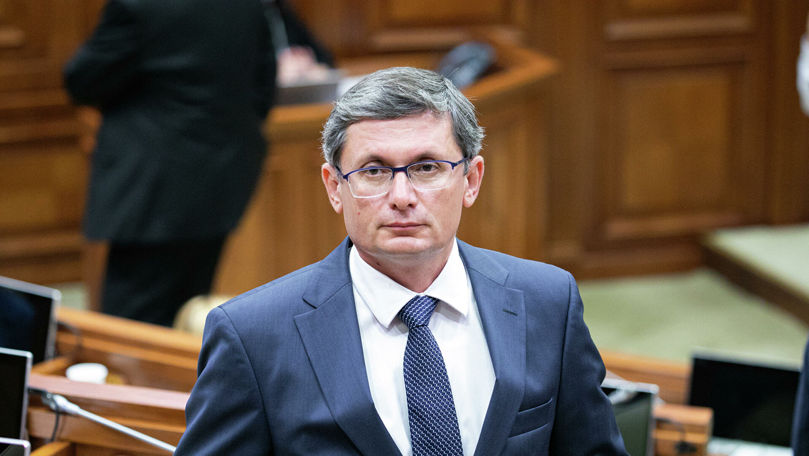 Câți bodyguarzi îl păzesc pe Grosu: De obicei sunt trei-patru cu șoferul