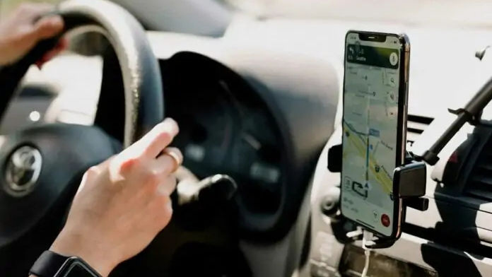 Waze pierde teren în fața Google Maps. Evoluția preferințelor șoferilor
