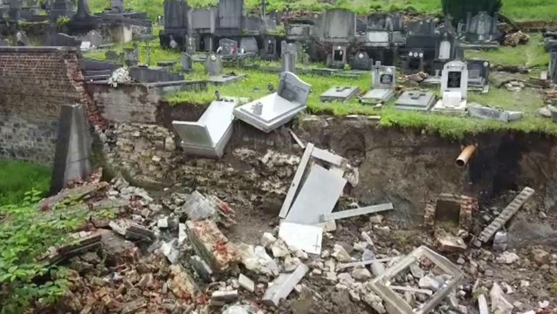 Un cimitir din Belgia, distrus din cauza ploilor abundente