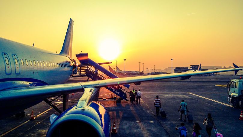 Un moldovean a făcut infarct pe un aeroport din Italia după aterizare