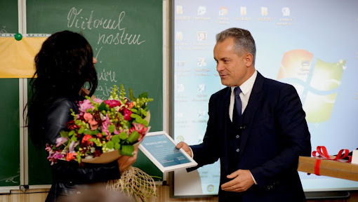 Plahotniuc își laudă Fundația „Edelweiss” și anunță reluarea programului