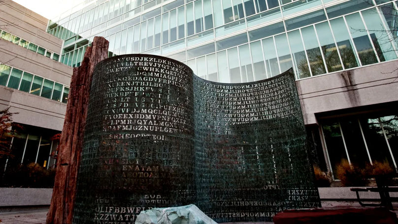 Misterul din spatele celei mai cunoscute sculpturi CIA