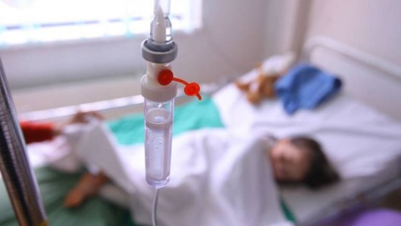 Situaţie critică în spitale: Copiii, infectaţi cu COVID şi gripă
