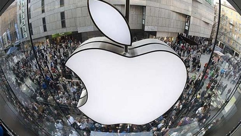 Protestatari din Franța, filmați cum fură dintr-un magazin Apple