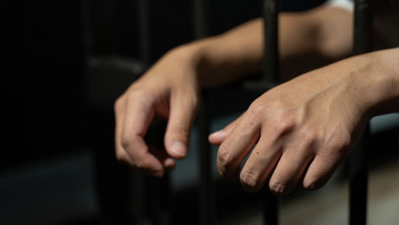 Un deținut șantaja o femeie cu poze intime: Complicele acestuia, reținut