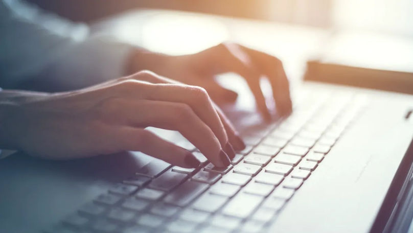 Ce înseamnă să-ți construiești un website de la zero cu AI în 2025