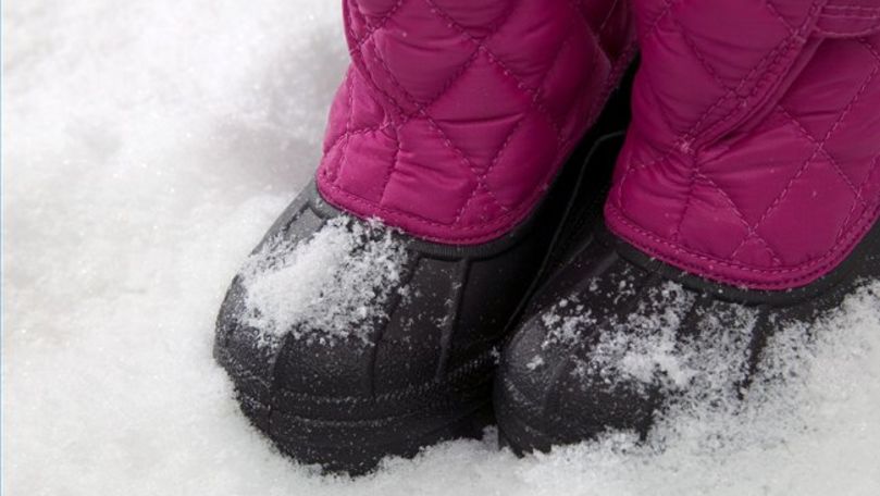 Peste 300 de copii din Găgăuzia vor primi gratuit încălțăminte de iarnă
