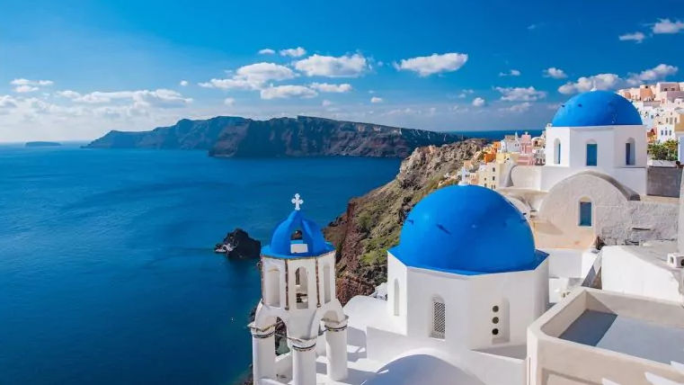 Santorini: Activitatea seismică, în scădere. Școlile rămân închise