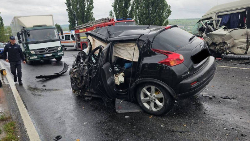 Accident la Ialoveni: Șase persoane, printre care și un copil, la spital