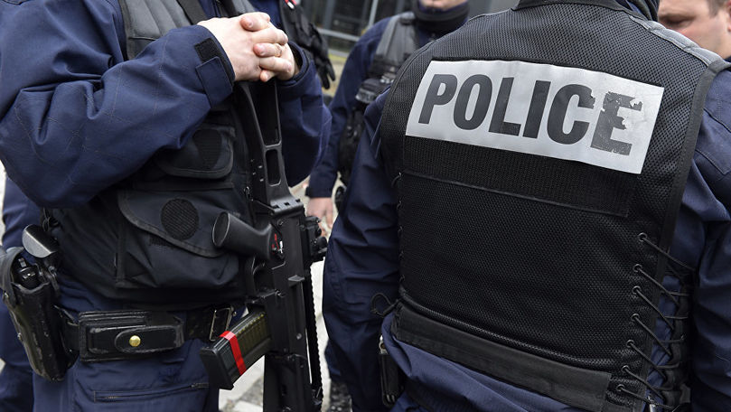 Alertă în Franţa: Un bărbat ţine cinci persoane ostatice într-un magazin