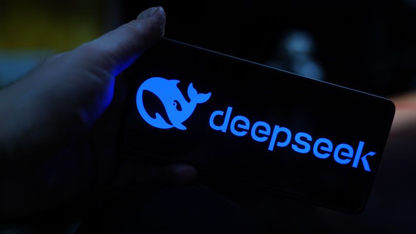 Китайская DeepSeek выпускает новую ИИ-модель V4 на фоне ускорения гонки ИИ.