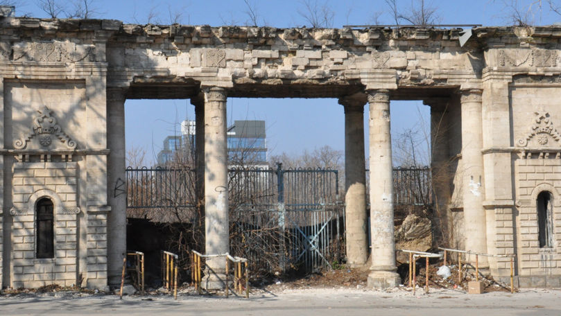 Жителей столицы призывают подписаться за проведение референдума о судьбе Республиканского стадиона.