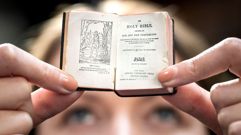 O Biblie în miniatură, descoperită la Biblioteca Centrală din Leeds