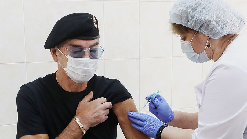 Vaccinarea în Rusia: Cunoscutul artist Mihail Boiarskii a leșinat