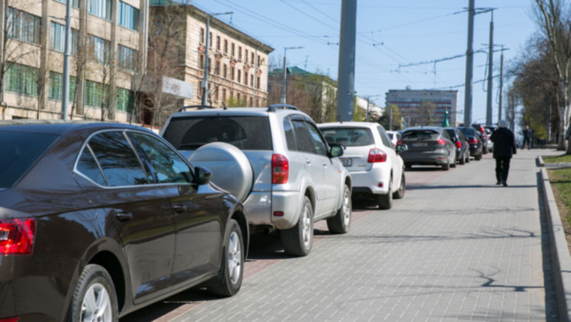 Noile prevederi privind parcarea pe trotuare intră în vigoare