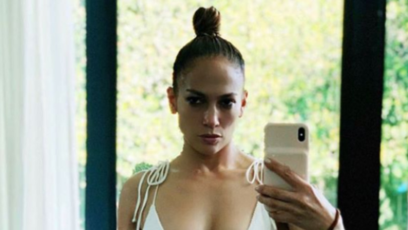 Poza cu J. Lo de 7 milioane de like-uri: Cum arată în costum de baie