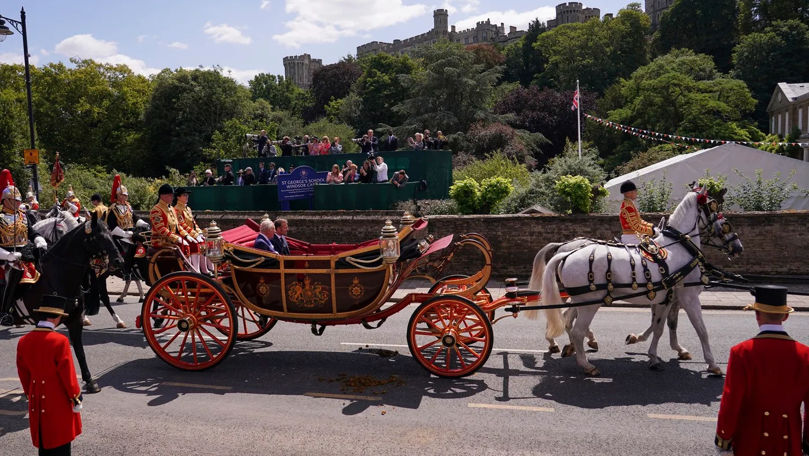 Regele Charles l-a primit cu fast pe Emmanuel Macron la Castelul Windsor