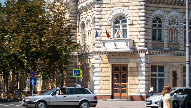 Primăria Chișinău şi subdiviziunile sale vor funcţiona cu uşile închise