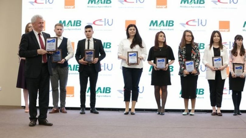 Cei mai buni studenți din țară au primit premii a câte 12.000 de lei