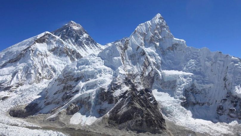 Cel puţin opt alpinişti şi-au pierdut viaţa în Nepal