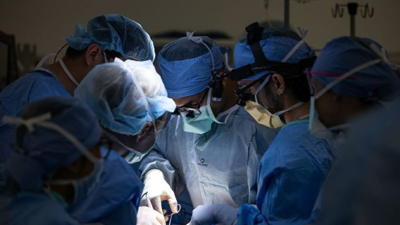 Premieră: Medicii au operat o femeie folosind o metodă modernă