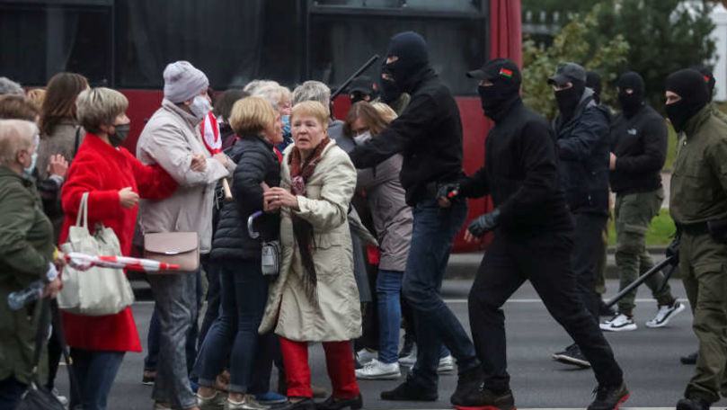 Belarus: Poliţia a arestat femei şi studenţi care manifestau paşnic