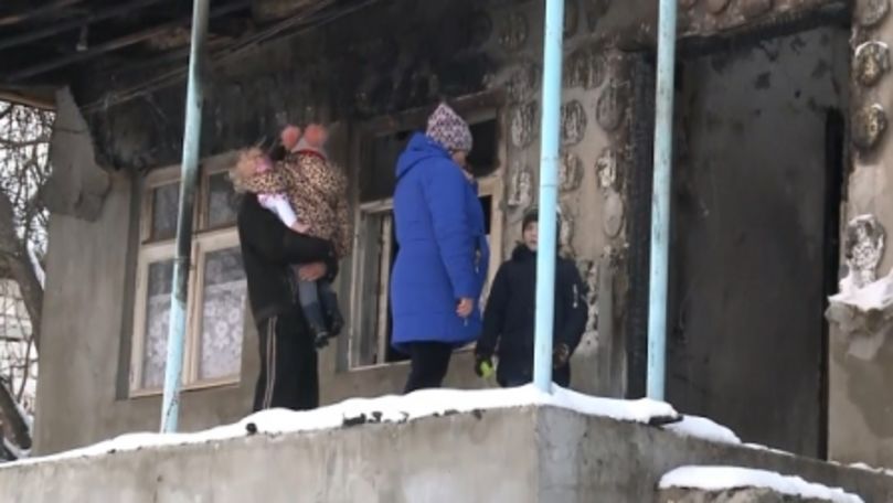 Incendiu la Călărași: O familie cu doi copii, pe drumuri în plină iarnă