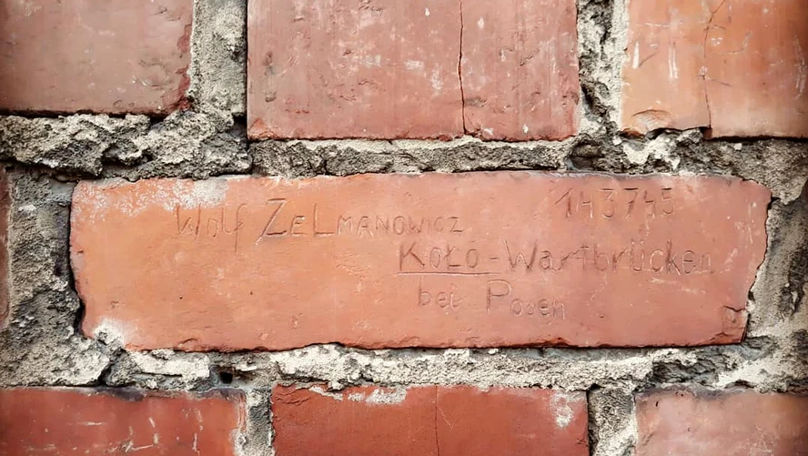 Povestea unei inscripții de pe pereții lagărului de la Auschwitz