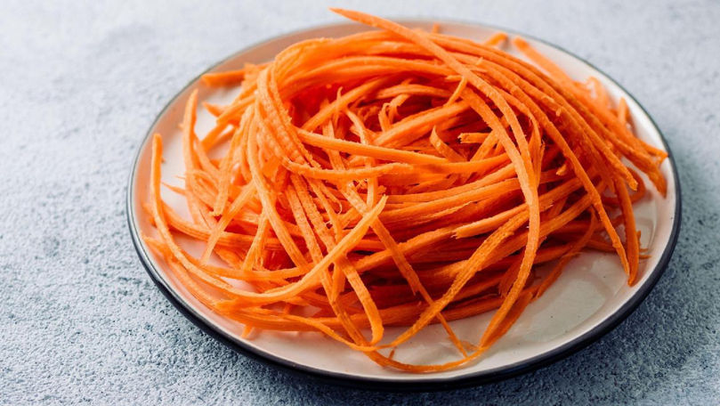 Salata de morcovi care face furori pe internet. Ce beneficii are