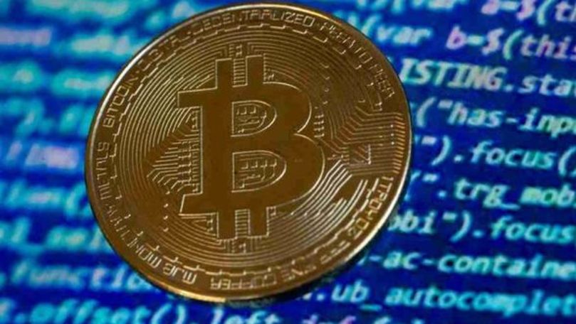 Bitcoin a atins valoarea de 34.000 de dolari, apoi a urmat o scădere ușoară