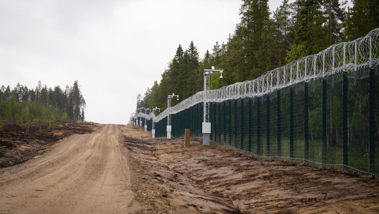 Finlanda închide cu o barieră un nou tronson de frontieră cu Rusia