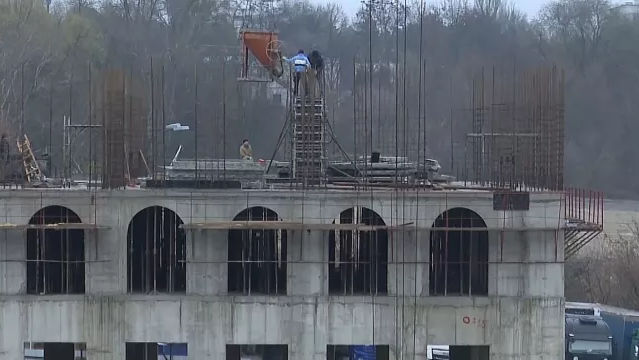 Șase din 10 constructori muncesc la negru: Soluția găsită de autorități