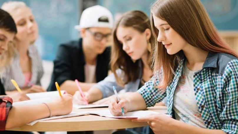 Autoritățile speră ca 60% din absolvenți să rămână la studii în Moldova