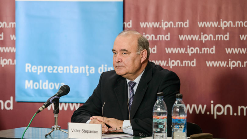 Бывший вице-премьер, политолог Виктор Степанюк.