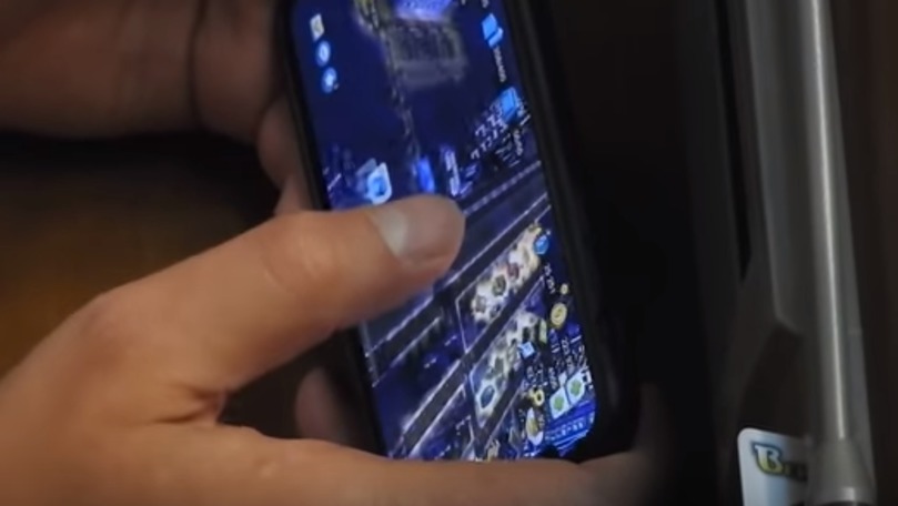 Украинского депутата поймали за игрой в Sims на заседании Рады.