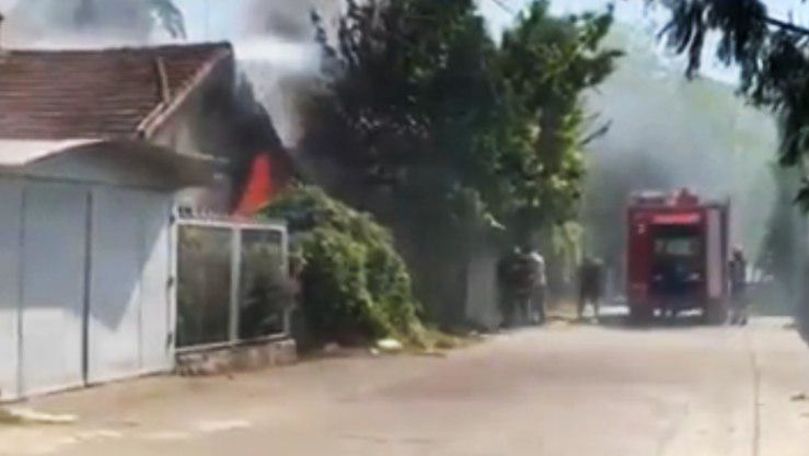 Incendiu la Ciocana: O casă părăsită a fost cuprinsă de flăcări