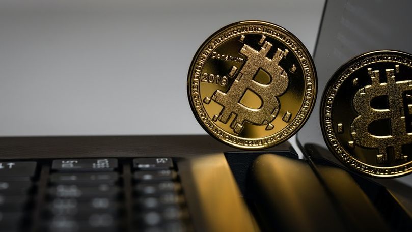 Bitcoin este în cădere: Aproape 170 de miliarde de dolari au dispărut