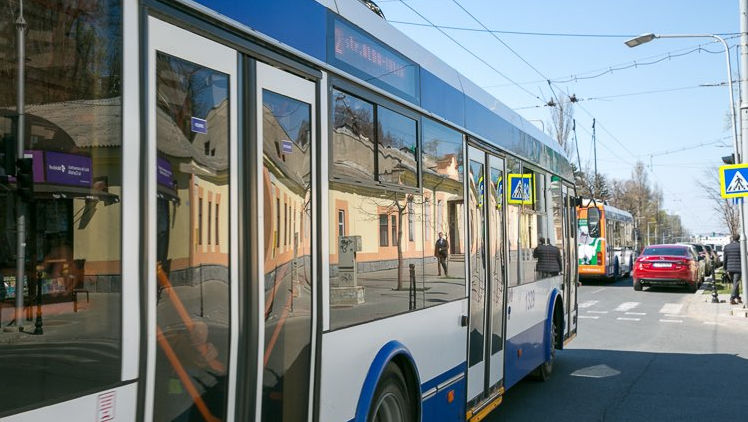 Program prelungit pentru transportul public din Capitală, în weekend