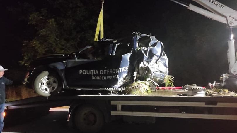 Mașină IGPF, prinsă în carambol: Un mort și 4 răniți. Primele imagini