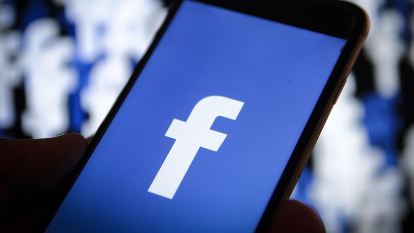 Isterie pe Facebook din cauza unei fotografii ciudate cu mama și copilul