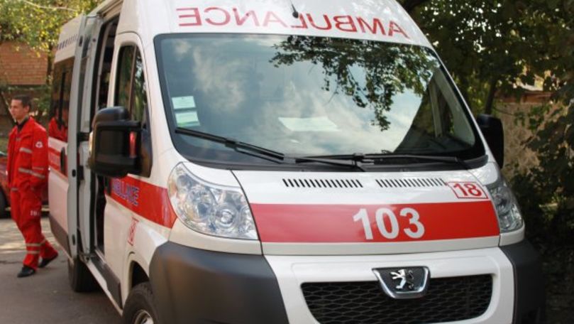 Un moldovean și-a rupt coloana vertebrală la odihnă în Ucraina