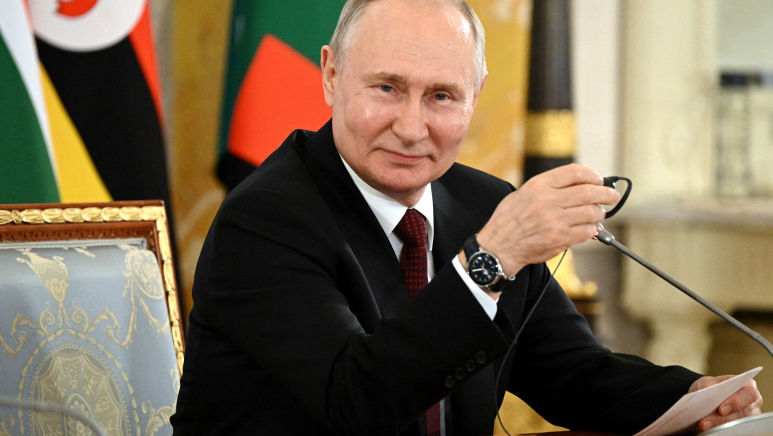 Ultima minciună a lui Putin: Generalul Valeri Zalujni e în străinătate