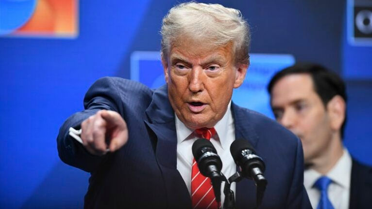 SUA: Trump o dă afară pe șefa unei agenții guvernamentale importante