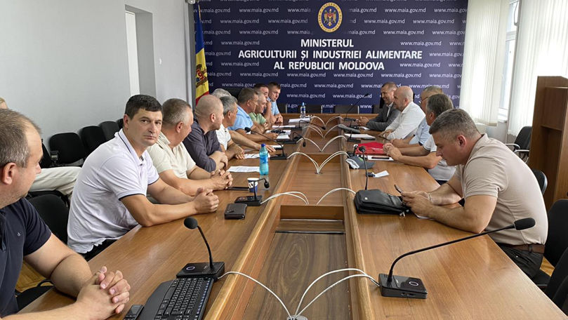 Fermierii insistă asupra introducerii stării de urgență în agricultură